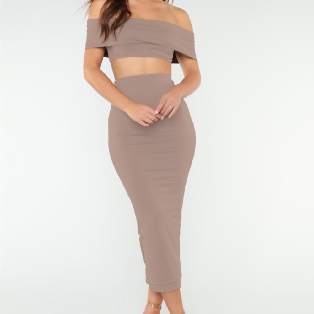 Off the Shoulder 2 Piece Set